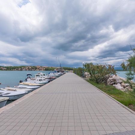Apartment Luka Dobrinj Dış mekan fotoğraf